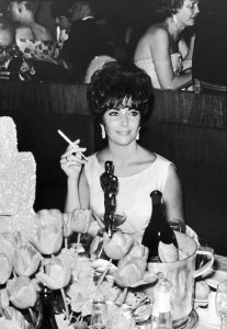 Hollywood Photo Archive - Elizabeth Taylor