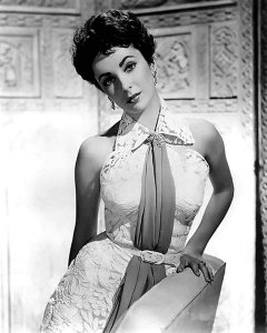 Hollywood Photo Archive - Elizabeth Taylor