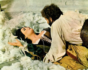 Hollywood Photo Archive - Elizabeth Taylor