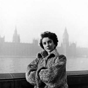 Hollywood Photo Archive - Elizabeth Taylor in London