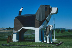 John Margolies - Dog Bark Park, front view 1, Route 95, Cottonwood, Idaho