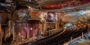 Richard Berenholtz - Abandoned Theatre, New Jersey (detail II)