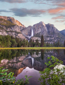 Tim Fitzharris - Yosemite Falls reflected in flooded Cook's Meadow, Yosemite Valley, Yosemite National Park, California