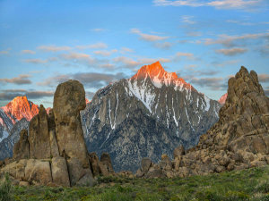 Tim Fitzharris - Alpenglow on Lone Pine Peak, Alabama Hills, California