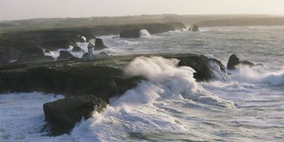 Jean Guichard - Phare des Poulains lors d'une Tempete