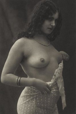Vintage Nudes - Without a Blouse