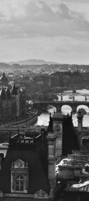 Peter Turnley - River Seine and the City of Paris (center)