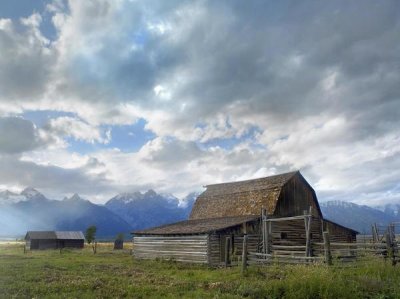 Tim Fitzharris - Mormon row barn, Grand Teton National Park, Wyoming