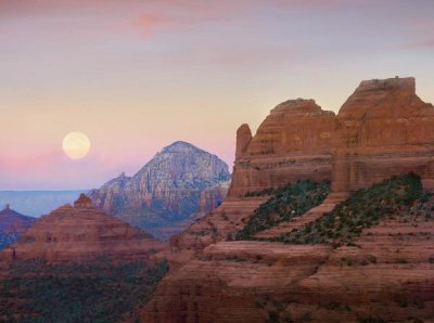 Tim Fitzharris - Moon setting as seen from Shelby Hill, Sedona, Arizona