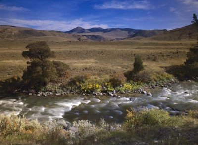 Tim Fitzharris - River flowing though meadow, Yellowstone National Park, Wyoming