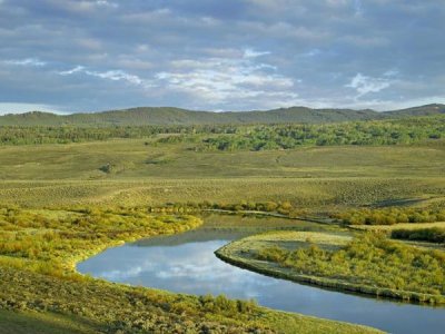 Tim Fitzharris - Cloudy skies over Green River, Bridger-Teton National Forest, Wyoming