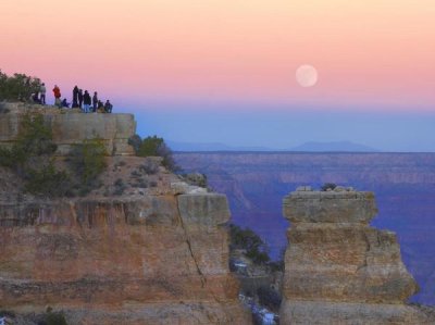 Tim Fitzharris - Tourists enjoying sunset and rising full moon at Yaki Point, Grand Canyon National Park, Arizona