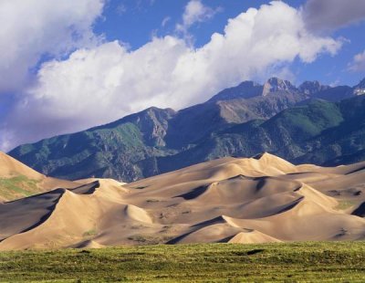 Tim Fitzharris - Sand dunes with Sangre de Cristo Mountains in the background, Great Sand Dunes National Park and Preserve, Colorado