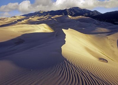 Tim Fitzharris - Rippled sand dunes with Sangre de Cristo Mountains in the background, Great Sand Dunes National Park and Preserve, Colorado