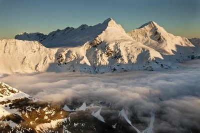 Colin Monteath - Mount Pollux and Mount Castor at dawn, Wilkin Valley, Mount Aspiring National Park, New Zealand