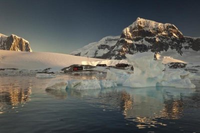 Colin Monteath - Museum, an old english military base, at sunset, Port Lockroy, Wiencke Island, Antarctic Peninsula, Antarctica