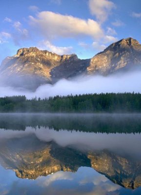 Tim Fitzharris - Morning light on Mt Kidd as seen from Wedge Pond, Alberta, Canada