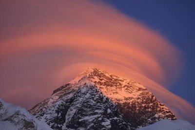 Grant Dixon - Wind cloud over Mount Everest seen from Sagarmatha National Park, Nepal