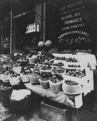 Eugène Atget - Paris, 1908-1912 - Produce Display, rue Sainte-Opportune