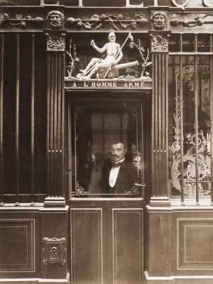 Eugene Atget - 25, Rue des Blancs Manteaux - Cafe, rue des Blancs Manteaux. Sepia