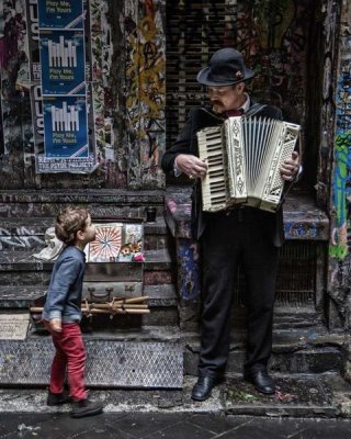 Vince Russell - The Busker And The Boy