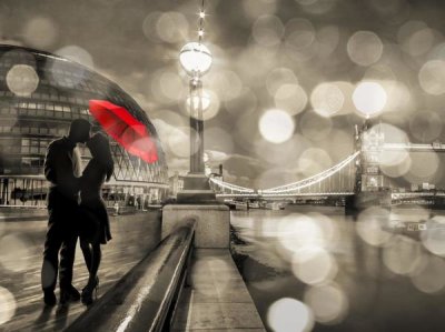 Dianne Loumer - Kissing in London (detail, BW)