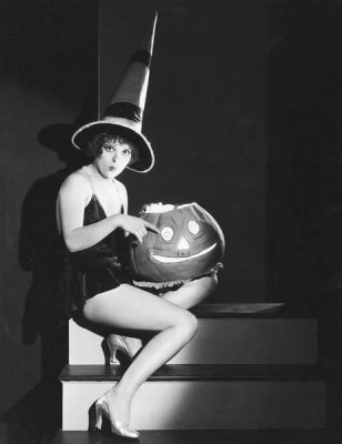 Hollywood Photo Archive - Halloween - Clara Bow