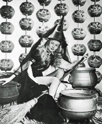 Hollywood Photo Archive - I Married a Witch - Veronica Lake