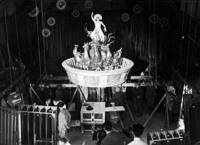 Hollywood Photo Archive - Metropolis - Scene Setup - Production Still