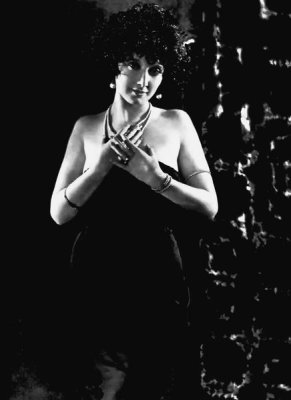 Hollywood Photo Archive - Mae Busch