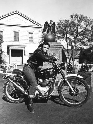 Hollywood Photo Archive - Marlon Brando - The Wild One