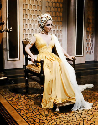 Hollywood Photo Archive - Elizabeth Taylor - Cleopatra