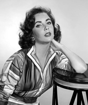 Hollywood Photo Archive - Elizabeth Taylor