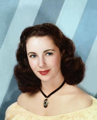 Hollywood Photo Archive - Elizabeth Taylor