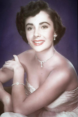 Hollywood Photo Archive - Elizabeth Taylor