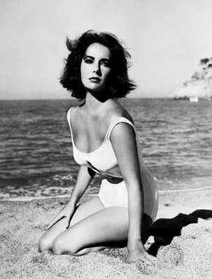 Hollywood Photo Archive - Elizabeth Taylor