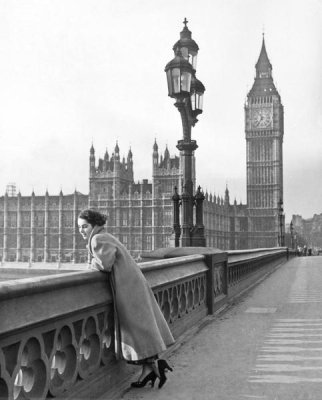Hollywood Photo Archive - Elizabeth Taylor in London