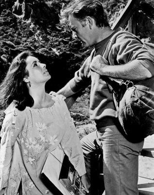 Hollywood Photo Archive - Elizabeth Taylor and Richard Burton