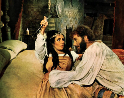 Hollywood Photo Archive - The Taming of the Shrew - Elizabeth Taylor and Richard Burton