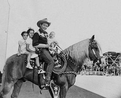 Hollywood Photo Archive - Roy Rogers