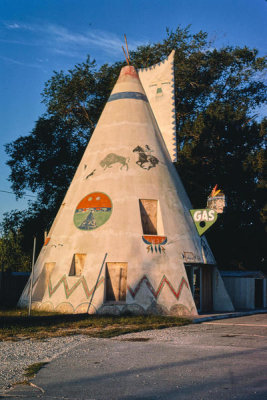 John Margolies - Teepee gas station, Route 40, Lawrence, Kansas