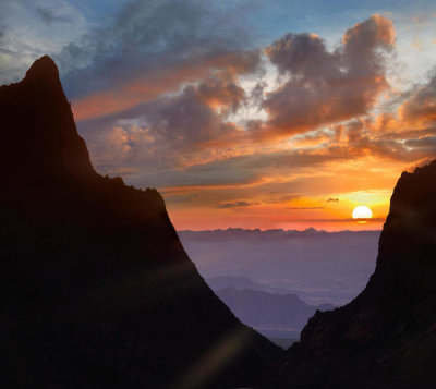 Tim Fitzharris - Sunset at the Window, Big Bend National Park, Texas
