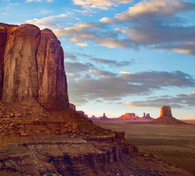 Tim Fitzharris - Buttes in Monument Valley Navajo Tribal Park, Utah