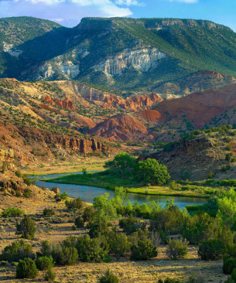 Tim Fitzharris - River and mountains, Rio Chama, Abiquiu, New Mexico