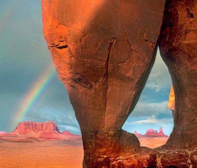 Tim Fitzharris - Rainbow near Teardrop Arch and Monument Valley, Arizona