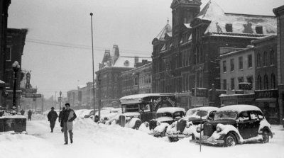 Arthur Rothstein - Snowy streets, probably Chillicothe, Ohio, 1940