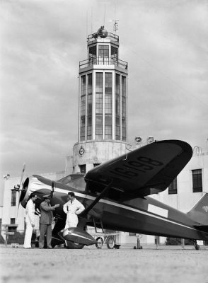 Arthur Rothstein - Flight instructor and students at Meacham Field Fort Worth, Texas, 1942