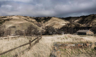 Carol Highsmith - Scene, including a barracks building, at Fort Tejon State Park, California, 2013