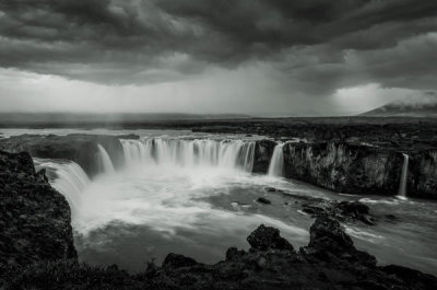 Dov Fuchs - The Waterfall Of The Ancient Gods