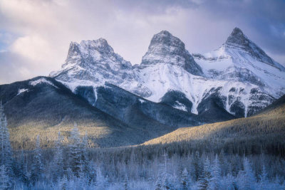 Yongnan Li - Three Sister Peak